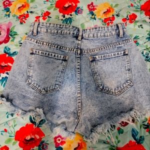 Frayed hem high waist shorts: 6